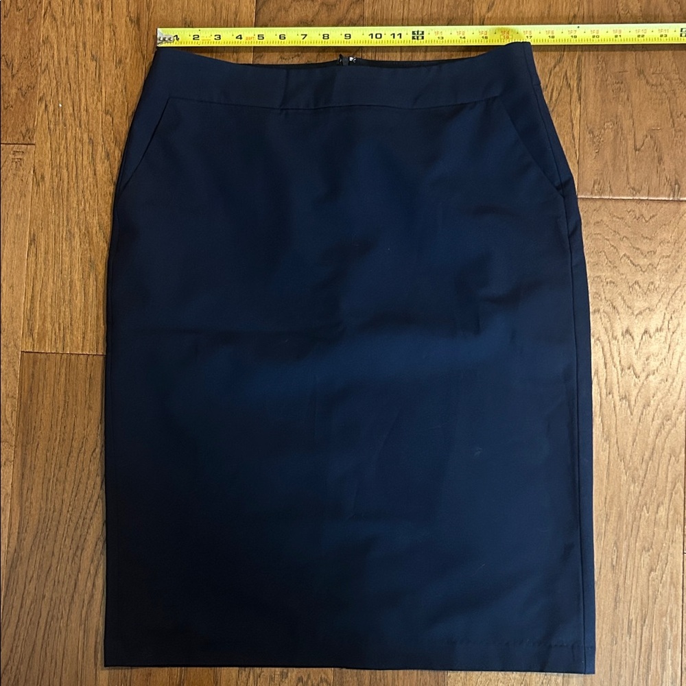 Elegant Liz Claiborne pencil skirt with pockets Navy Blue size 12 tall